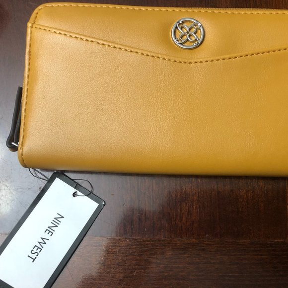 NIne West Wallet - Picture 1 of 3